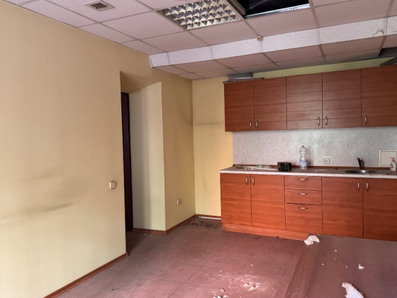 Продается офисное помещение 180 кв. м. в Площадь Ленина, ул. Постышева Донецк