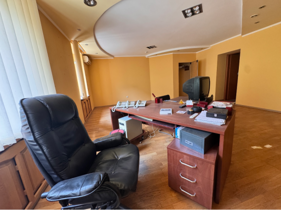 Продается офисное помещение 180 кв. м. в Площадь Ленина, ул. Постышева Донецк