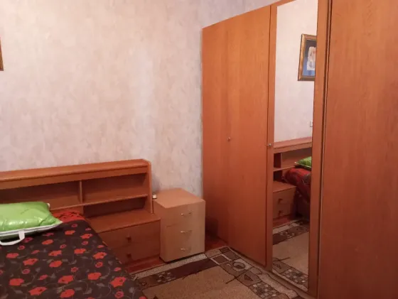 сдам 3х комн кварт. в киев. р-не, отличная, мебель, вся техника, вода. Донецк