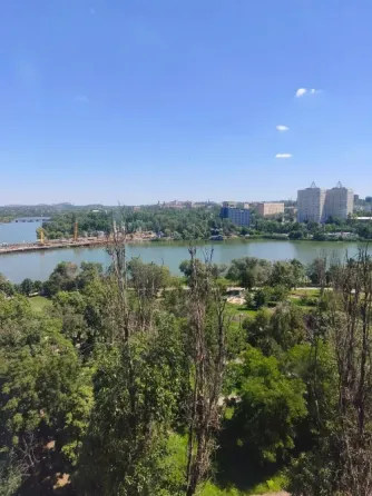 Продам! 1 х комнатная квартира Донецк, Центр . Ворошиловский район. ул. Набережная Донецк
