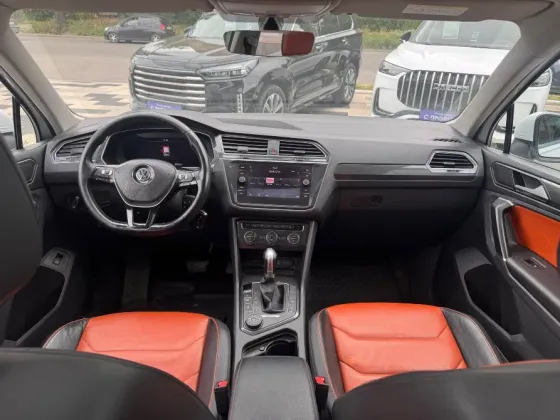 VOLKSWAGEN TIGUAN Донецк
