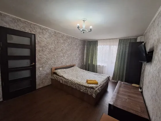 Продам кровать в отличном состоянии с матрасом Макеевка