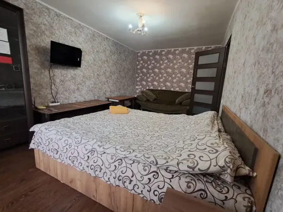 Продам кровать в отличном состоянии с матрасом Макеевка