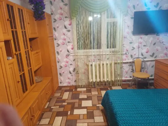 Хозяйка. Сдам в центре. Вода 24/7. Есть генератор. Макеевка