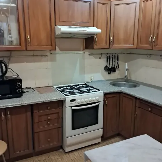 Сдам 3 ком квартиру Центральный  р-н , пр-т Строителей ,ор-р "Бахчиванджи", Мариуполь