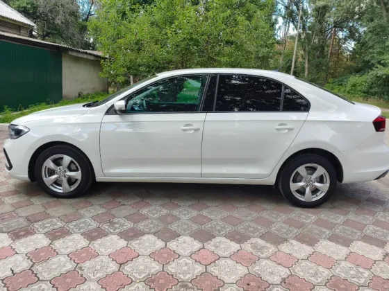 Volkswagen Polo 1.6 AT, 2021 год, Горловка