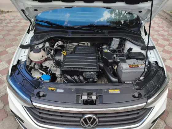 Volkswagen Polo 1.6 AT, 2021 год, Горловка