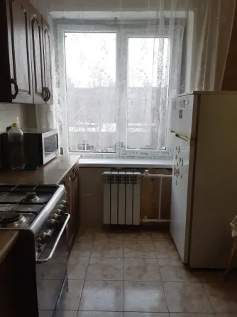 Сдам 2 ком. кв-ру г.Мартуполь,Центральном, р-не, ор-р "Академия полиции", пр-т Строителей Мариуполь