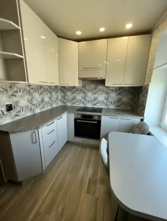 Продается 2-комнатная квартира в Левобережном районе Мариуполь