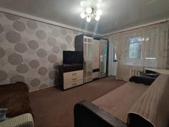 Продам 1 ком. квартиру в Петровском р-не Донецка, ул. Крамарчука, пл. Победы. Донецк