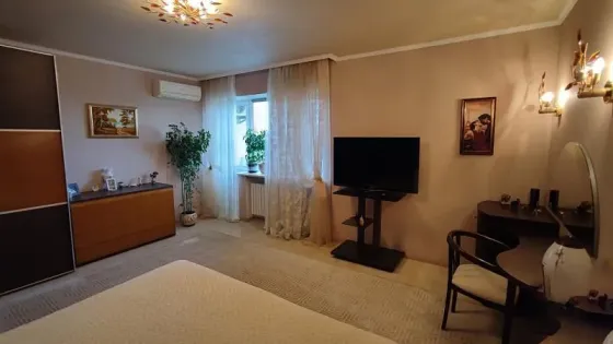 3-комнатная квартира,120м2,5/6,Буденновский р-н,ул.Горностаевская.Цена 12млн Донецк