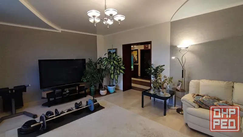 3-комнатная квартира,120м2,5/6,Буденновский р-н,ул.Горностаевская.Цена 12млн Донецк - изображение 1