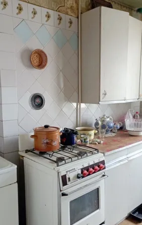Продам 3крупногабаритная кв-ра. Кировский р-н. мкр. Текстильщик. Ориентир поликлиника 27. Донецк