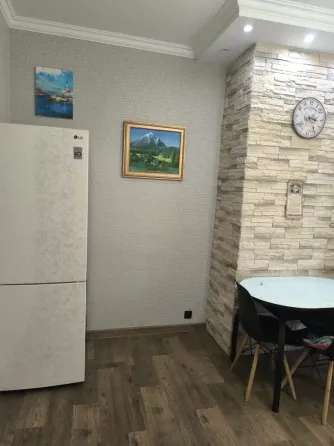 Продам 2 ком. квартиру на Азотном Донецк