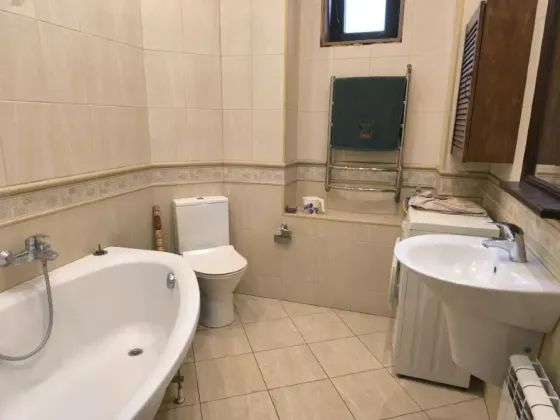 Продам 2 ком. квартиру на Азотном Донецк