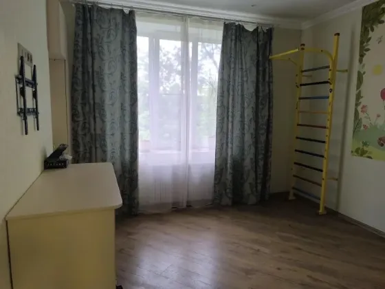 Продам 2 ком. квартиру на Азотном Донецк