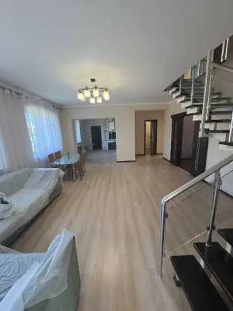Продам современный дом, баня, 9 соток, пл. Бакинских комиссаров. Донецк