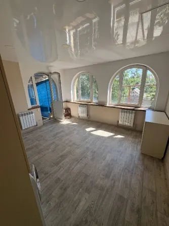 Продам современный дом, баня, 9 соток, пл. Бакинских комиссаров. Донецк