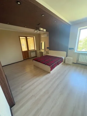 Продам современный дом, баня, 9 соток, пл. Бакинских комиссаров. Донецк