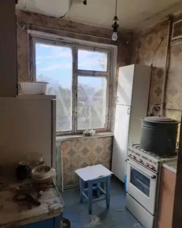 Продам 2к 50-лет Октября 37 Луганск