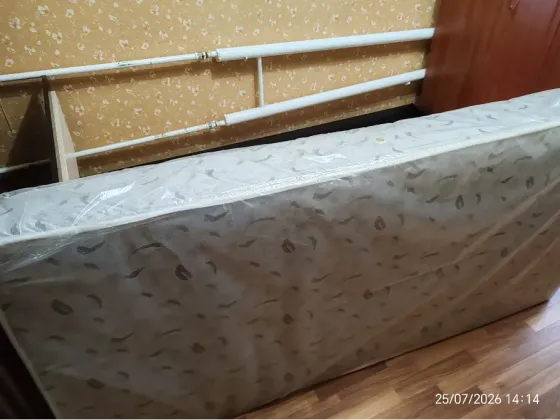 Продам кровать с матрасом Донецк