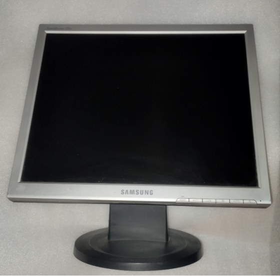 мониторы Жк(LCD) 17 дюймовые Донецк
