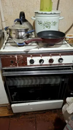 Отдам газовую плиту Донецк