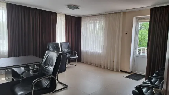 Офисное помещение 1200 м.кв ,Калининский р-н,Донецк Донецк