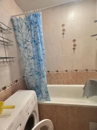 сдаю однокомнатную квартиру 43 м² этаж 2/5. город донецк, кировский район ориентир текстильщик Донецк