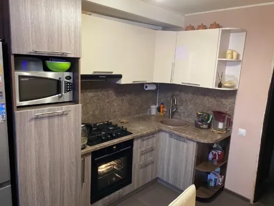 сдаю однокомнатную квартиру 43 м² этаж 2/5. город донецк, кировский район ориентир текстильщик Донецк
