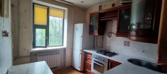Продается 3- комнатная квартира, сталинка в Киевском районе. Донецк
