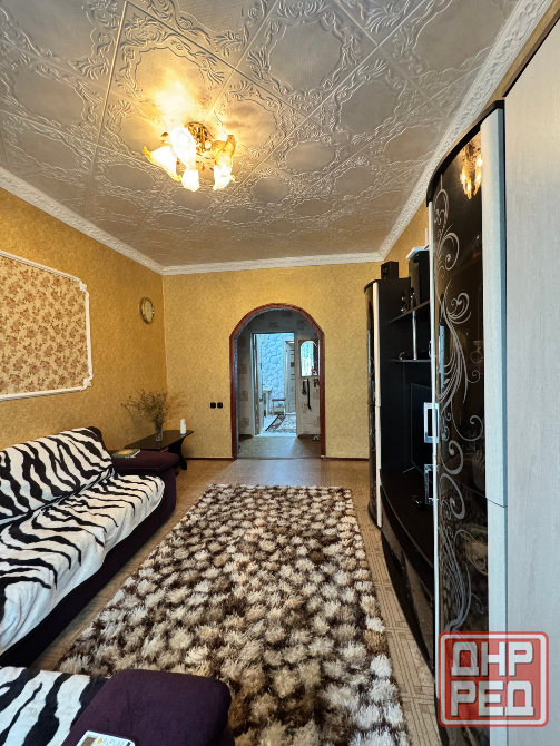 Продажа 2-комнатной квартиры 2/2, с гаражом, в г. Макеевка, Советский р-н, Крынка, дом культуры Макеевка - изображение 1