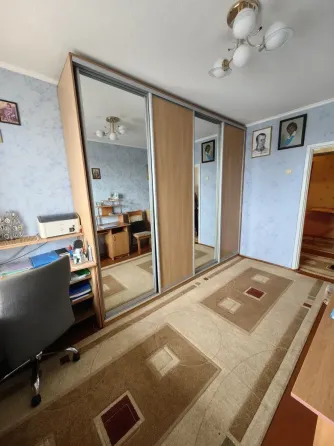 Продажа 4-х комнатной квартиры в Макеевке, Червоногвардейский район, улица Лазо. Макеевка
