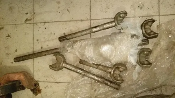 Продам шрус, петля капота и рессора. Донецк
