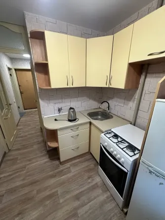 1-комнатная квартира,32м2,2/5,Ворошиловский р-н,Набережная,кафе Ракушка.Цена 5млн Донецк