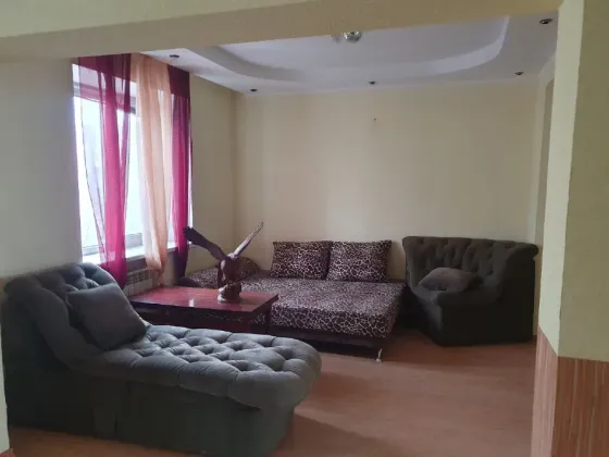 Продается крупногабаритная 3 комнатная квартира (мкр. Цветочный), г. Донецк Донецк