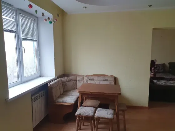 Продается крупногабаритная 3 комнатная квартира (мкр. Цветочный), г. Донецк Донецк