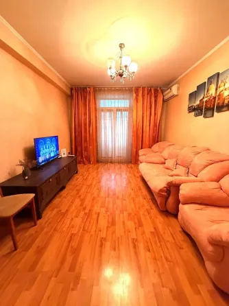 Продажа 2-ком.кв. Бульвар Пушкина! 57м2. Цена : 8.5 млн.руб. Сталинка. пр-кт. Гринкевича д.9. Донецк