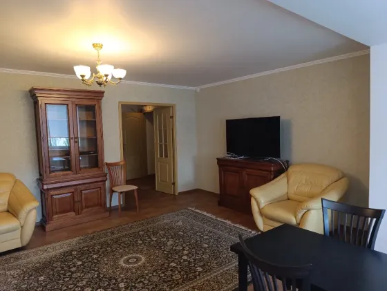 Продаётся 2к.кв. в самом центре г. Донецк на пр. Театральном Донецк