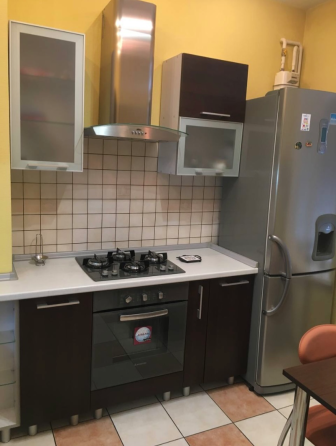 Продам 3-х комнатную квартиру в центре г. Харцызска. Индивидуальное отопление. Собственник. Харцызск