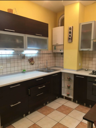 Продам 3-х комнатную квартиру в центре г. Харцызска. Индивидуальное отопление. Собственник. Харцызск