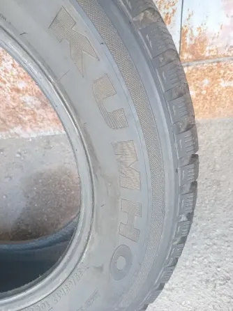 Продаю зимний скат 235 65 17 кумхо Донецк