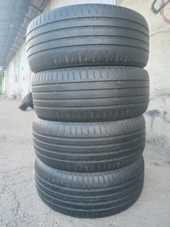 Продаю комплект резины 235 60 16 Донецк