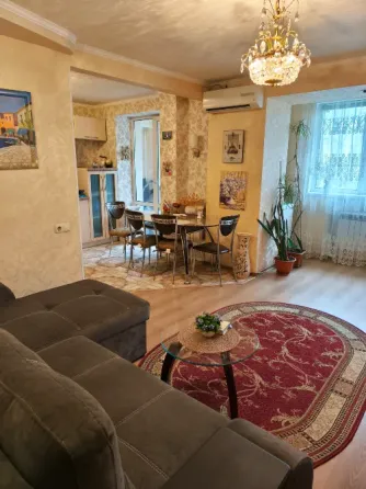 Продам 3 ком.кв.на Азотном. Донецк