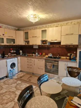 Продам 3 ком.кв.на Азотном. Донецк