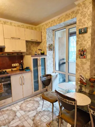 Продам 3 ком.кв.на Азотном. Донецк