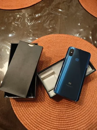 Xiaomi Mi 8 6/64 синий Донецк