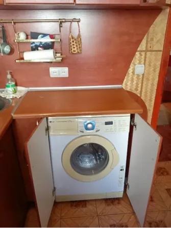 Продам 2 к. квартиру в центре города Донецка Донецк