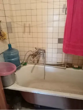Продам 2 к. квартиру 2/2 Кировский исполком Донецк