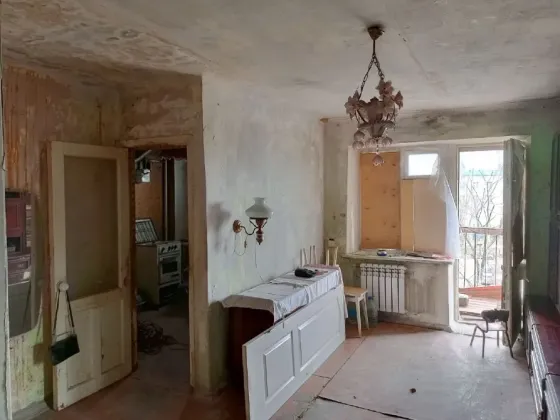 Продам 2ком Ворошиловский район, ор-р Изумруд Донецк